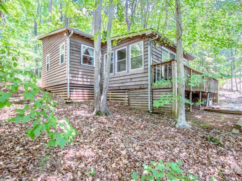 127 Melrose Lane, Mooresville, NC 28117.  MLS# CAR4288916, YatesRealty ID 30201. 