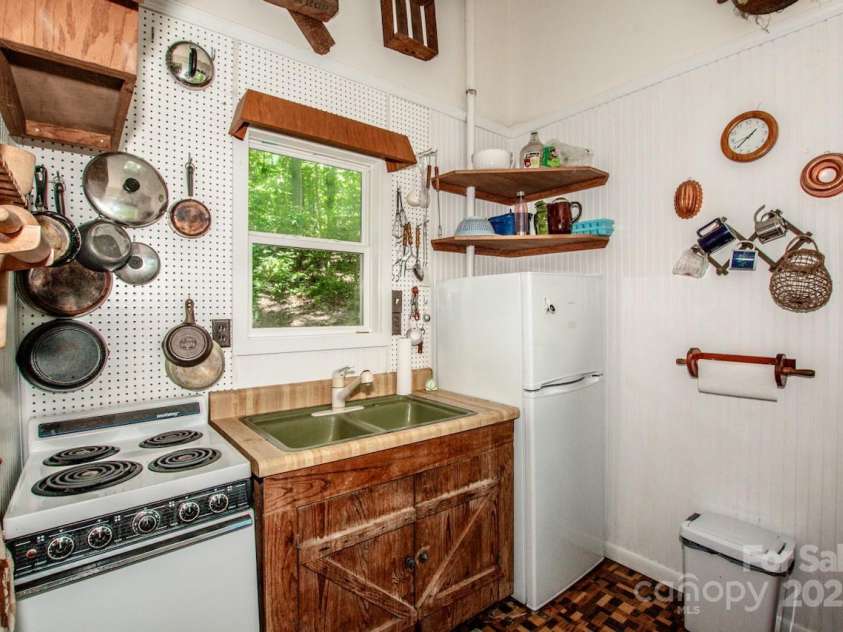 127 Melrose Lane, Mooresville, NC 28117.  MLS# CAR4288916, YatesRealty ID 30201. 