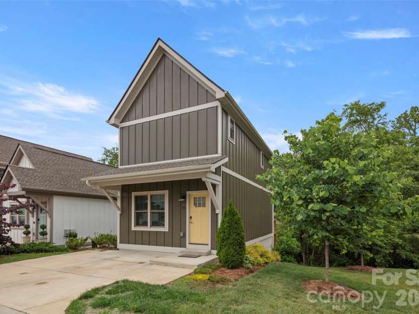 52 Wheeler Road, Weaverville, NC 28787.  MLS# CAR4387507, YatesRealty ID 30201. 