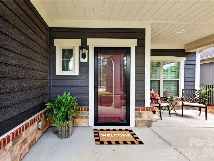 1012 Avalon Place, Matthews, NC 28104.  MLS# CAR4387889, YatesRealty ID 30202. 