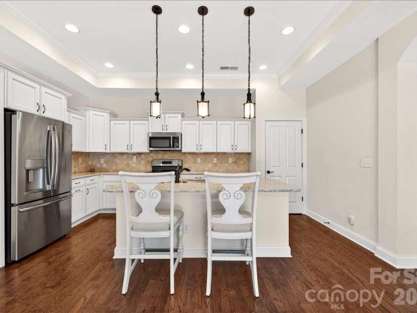 1012 Avalon Place, Matthews, NC 28104.  MLS# CAR4387889, YatesRealty ID 30202. 