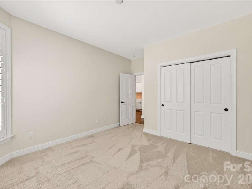 1012 Avalon Place, Matthews, NC 28104.  MLS# CAR4387889, YatesRealty ID 30202. 