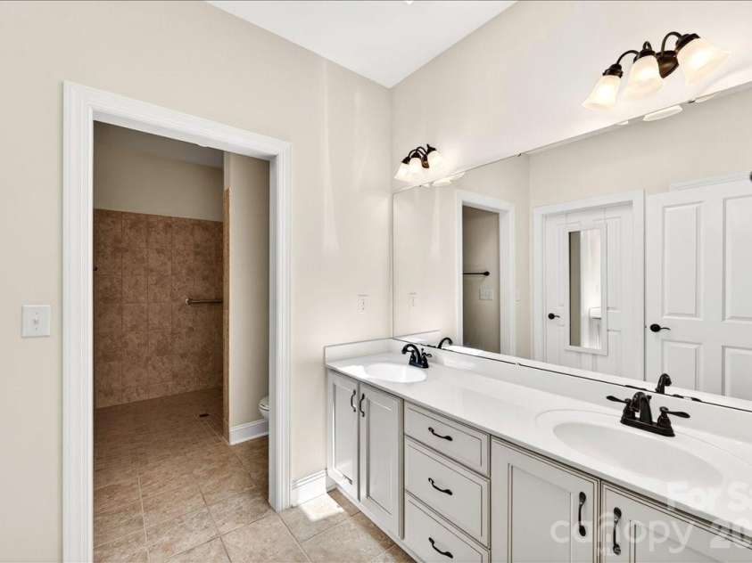 1012 Avalon Place, Matthews, NC 28104.  MLS# CAR4387889, YatesRealty ID 30202. 