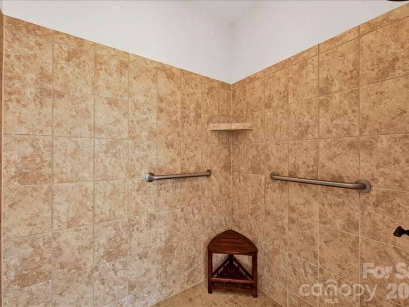 1012 Avalon Place, Matthews, NC 28104.  MLS# CAR4387889, YatesRealty ID 30202. 