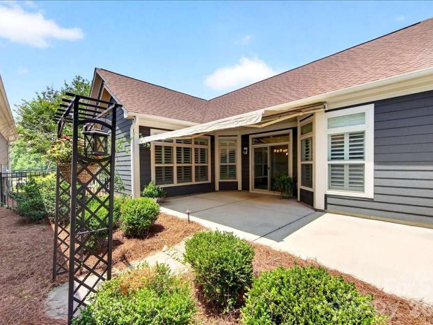 1012 Avalon Place, Matthews, NC 28104.  MLS# CAR4387889, YatesRealty ID 30202. 