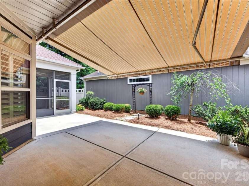 1012 Avalon Place, Matthews, NC 28104.  MLS# CAR4387889, YatesRealty ID 30202. 