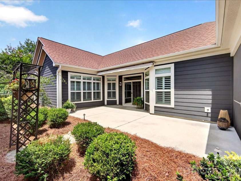 1012 Avalon Place, Matthews, NC 28104.  MLS# CAR4387889, YatesRealty ID 30202. 