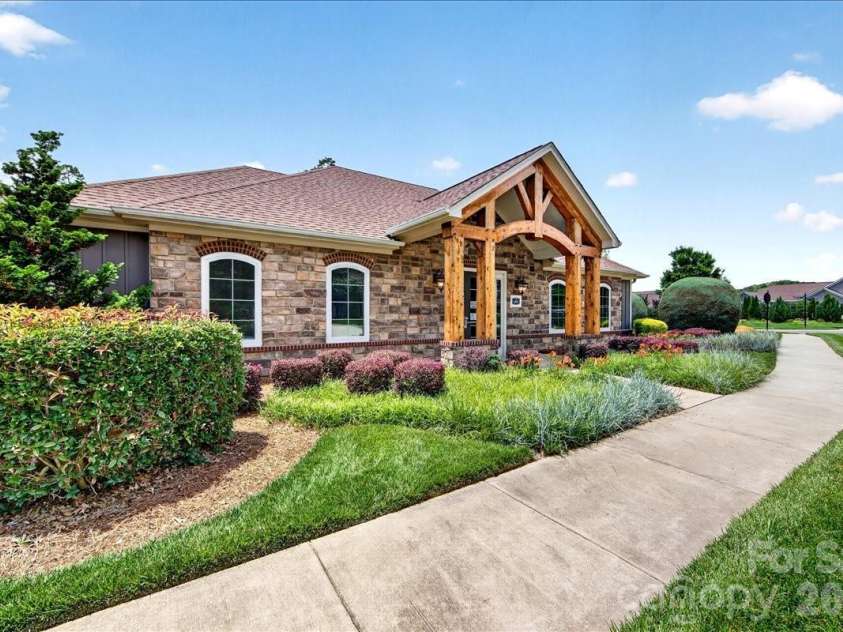 1012 Avalon Place, Matthews, NC 28104.  MLS# CAR4387889, YatesRealty ID 30202. 