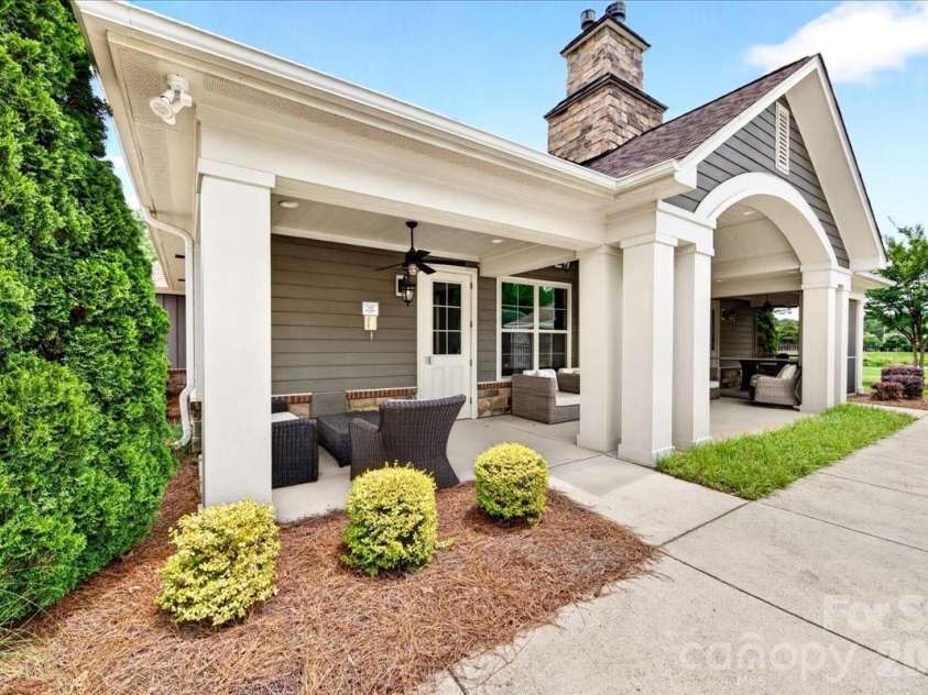 1012 Avalon Place, Matthews, NC 28104.  MLS# CAR4387889, YatesRealty ID 30202. 