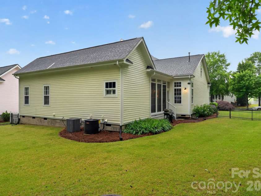 18128 Meadow Bottom Road, Charlotte, NC 28277.  MLS# CAR4384573, YatesRealty ID 30203. 