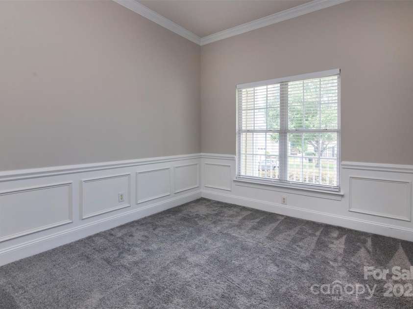 4722 Lone Tree Court, Charlotte, NC 28269.  MLS# CAR4288953, YatesRealty ID 30203. 