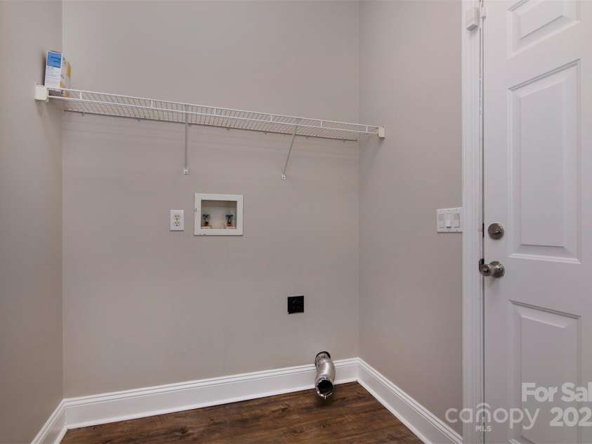 4722 Lone Tree Court, Charlotte, NC 28269.  MLS# CAR4288953, YatesRealty ID 30203. 