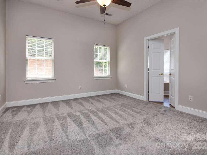 4722 Lone Tree Court, Charlotte, NC 28269.  MLS# CAR4288953, YatesRealty ID 30203. 