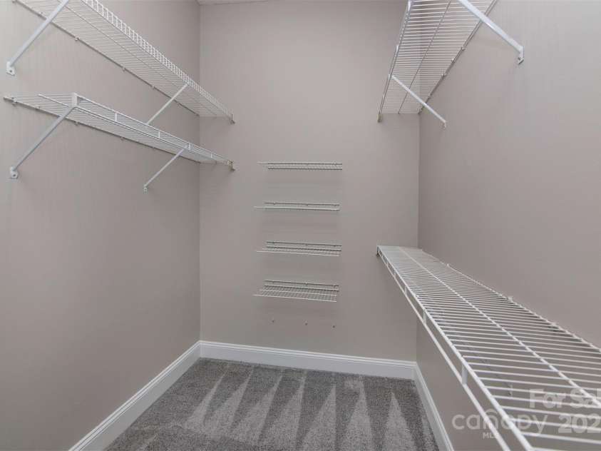 4722 Lone Tree Court, Charlotte, NC 28269.  MLS# CAR4288953, YatesRealty ID 30203. 