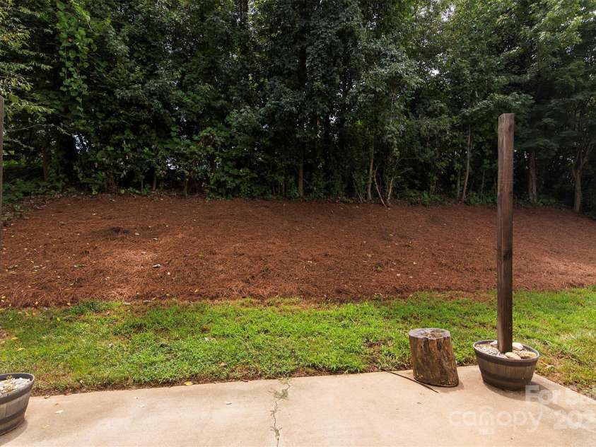 4722 Lone Tree Court, Charlotte, NC 28269.  MLS# CAR4288953, YatesRealty ID 30203. 