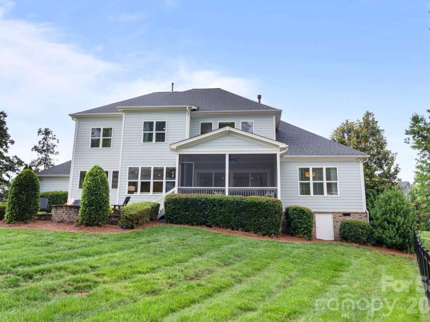 200 Seven Oaks Landing, Belmont, NC 28012.  MLS# CAR4387254, YatesRealty ID 30204. Fenced Backyard