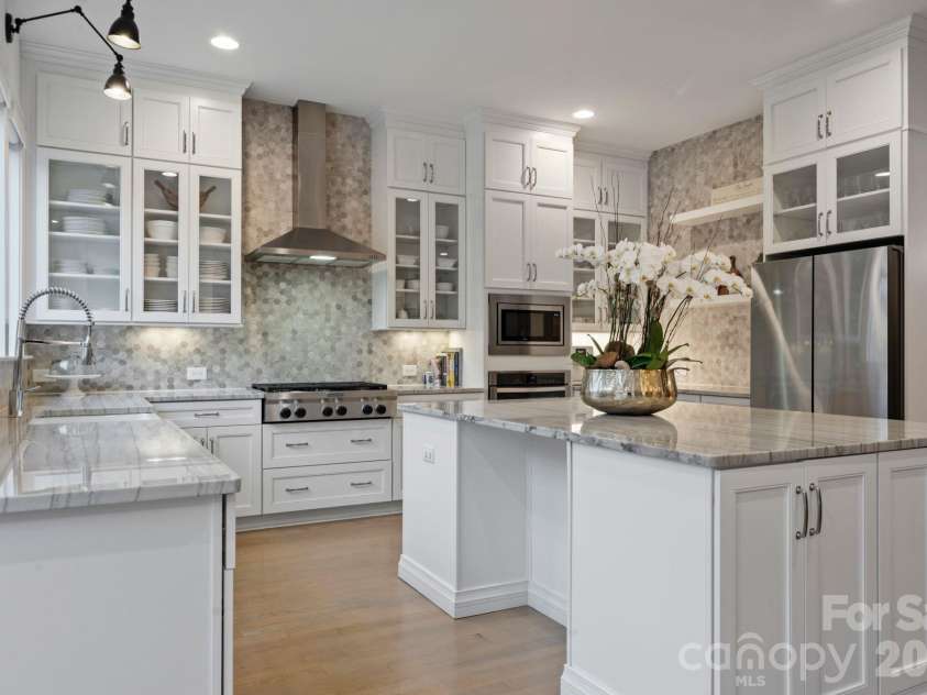 200 Seven Oaks Landing, Belmont, NC 28012.  MLS# CAR4387254, YatesRealty ID 30204. Kitchen