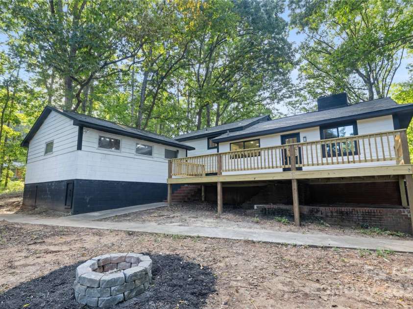 322 Breslin Street, Wadesboro, NC 28170.  MLS# CAR4288840, YatesRealty ID 30205. 