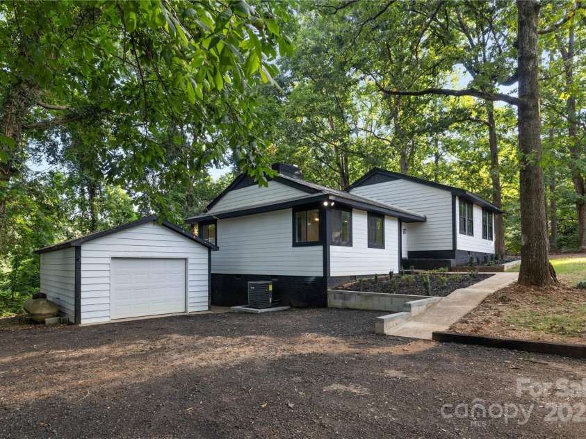 322 Breslin Street, Wadesboro, NC 28170.  MLS# CAR4288840, YatesRealty ID 30205. 