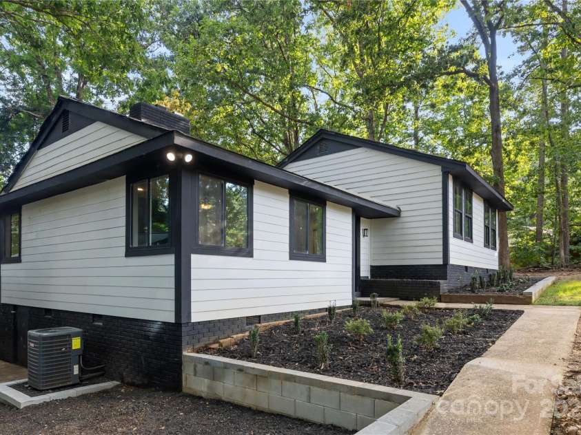 322 Breslin Street, Wadesboro, NC 28170.  MLS# CAR4288840, YatesRealty ID 30205. 