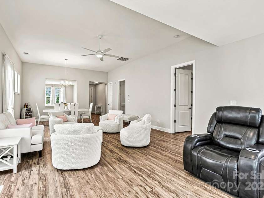 6507 Good News Drive, Charlotte, NC 28215.  MLS# CAR4287824, YatesRealty ID 30207. 