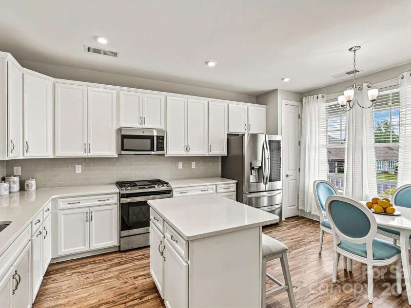 6507 Good News Drive, Charlotte, NC 28215.  MLS# CAR4287824, YatesRealty ID 30207. 