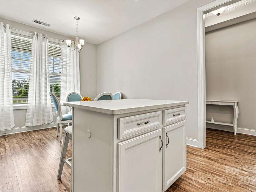 6507 Good News Drive, Charlotte, NC 28215.  MLS# CAR4287824, YatesRealty ID 30207. 