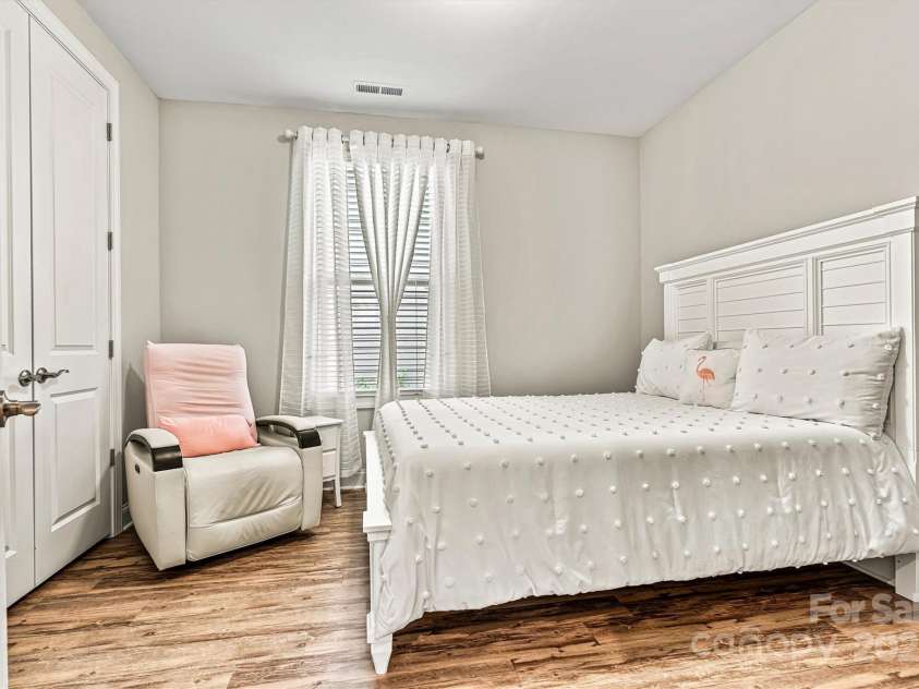 6507 Good News Drive, Charlotte, NC 28215.  MLS# CAR4287824, YatesRealty ID 30207. 