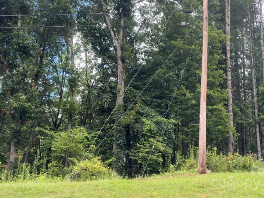 456 Duck Branch, Bakersville, NC 28705.  MLS# CAR4285904, YatesRealty ID 30208. 