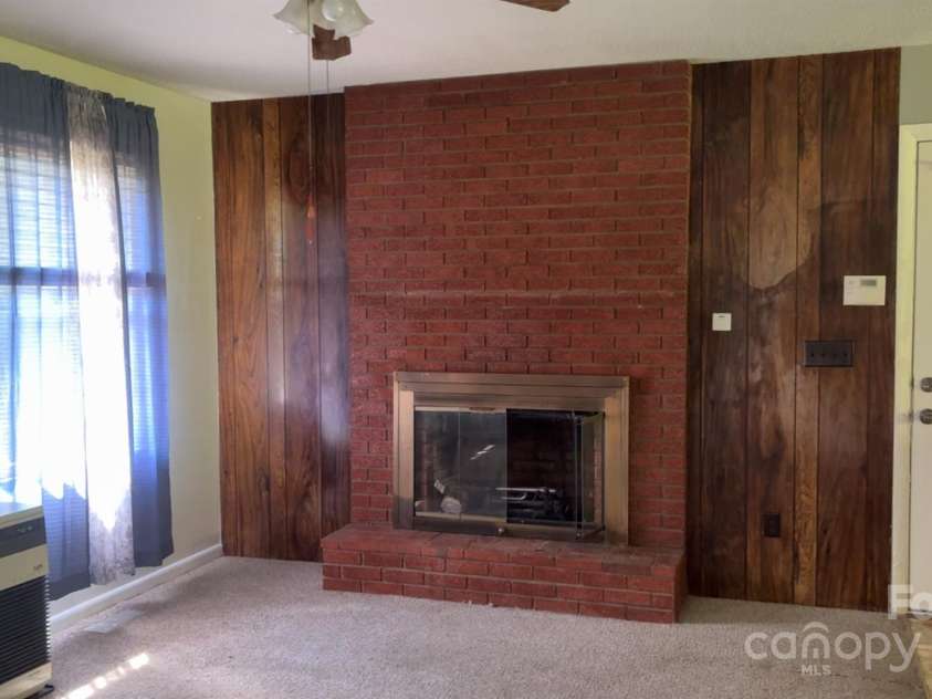 456 Duck Branch, Bakersville, NC 28705.  MLS# CAR4285904, YatesRealty ID 30208. 