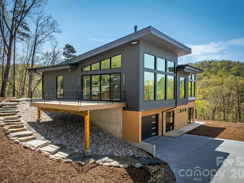 463 Summit Trail, Nebo, NC 28761.  MLS# CAR4350199, YatesRealty ID 3021. 
