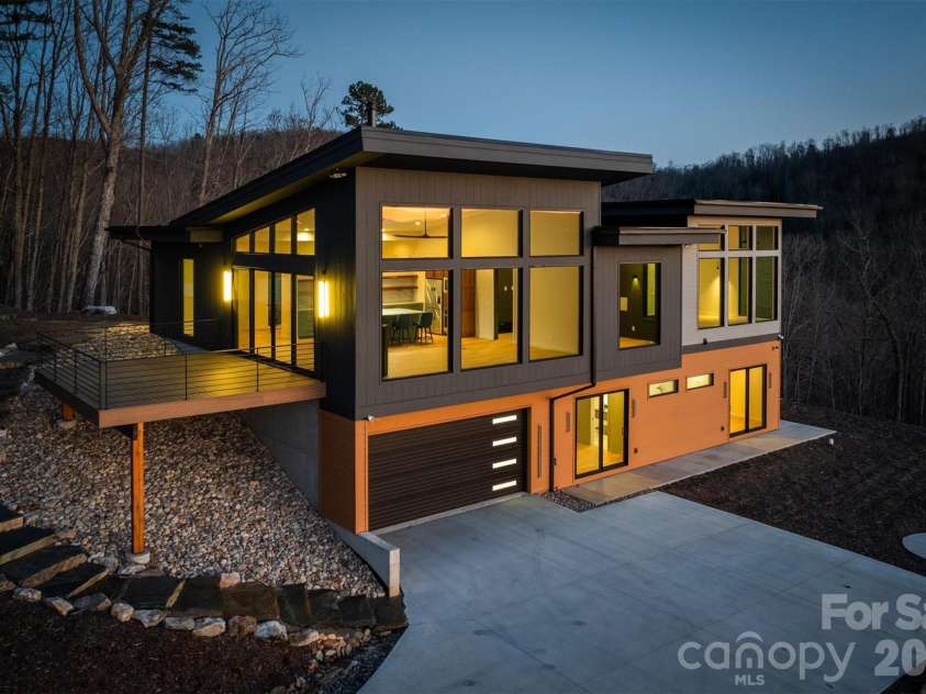 463 Summit Trail, Nebo, NC 28761.  MLS# CAR4350199, YatesRealty ID 3021. 