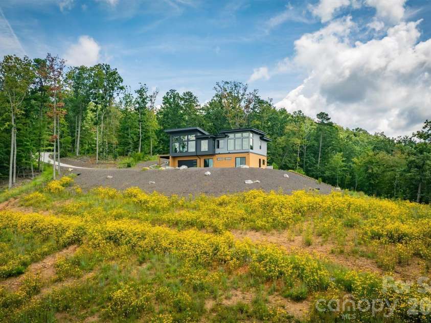 463 Summit Trail, Nebo, NC 28761.  MLS# CAR4350199, YatesRealty ID 3021. 