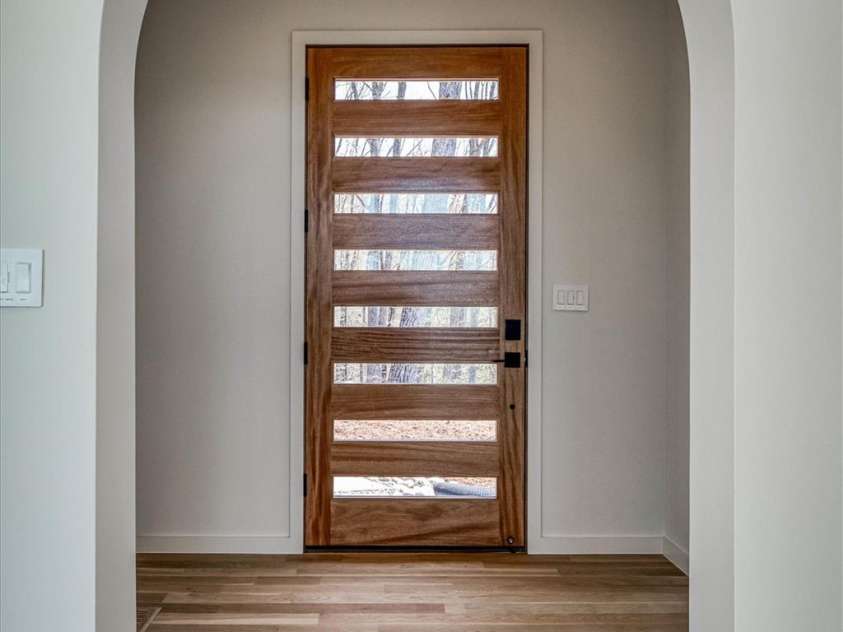 463 Summit Trail, Nebo, NC 28761.  MLS# CAR4350199, YatesRealty ID 3021. Entry foyer