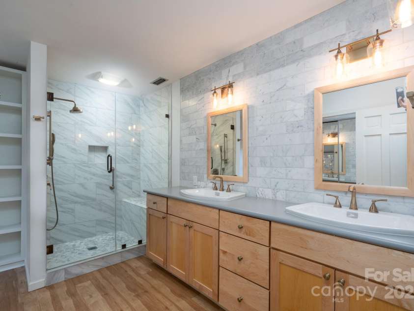 758 Williamsburg Drive, Concord, NC 28025.  MLS# CAR4248248, YatesRealty ID 3021. Primary Bathroom