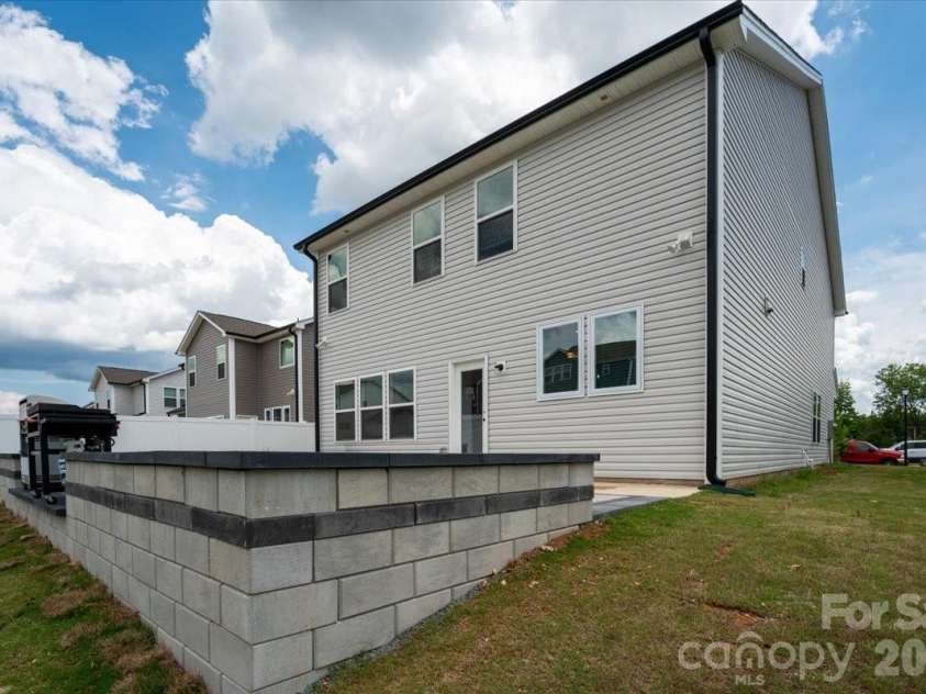 144 Stonewater Drive, Oakboro, NC 28129.  MLS# CAR4390571, YatesRealty ID 30210. 