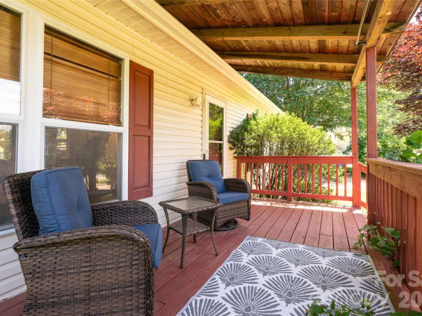 339 Hi Alta Avenue, Asheville, NC 28806.  MLS# CAR4390929, YatesRealty ID 30212. 