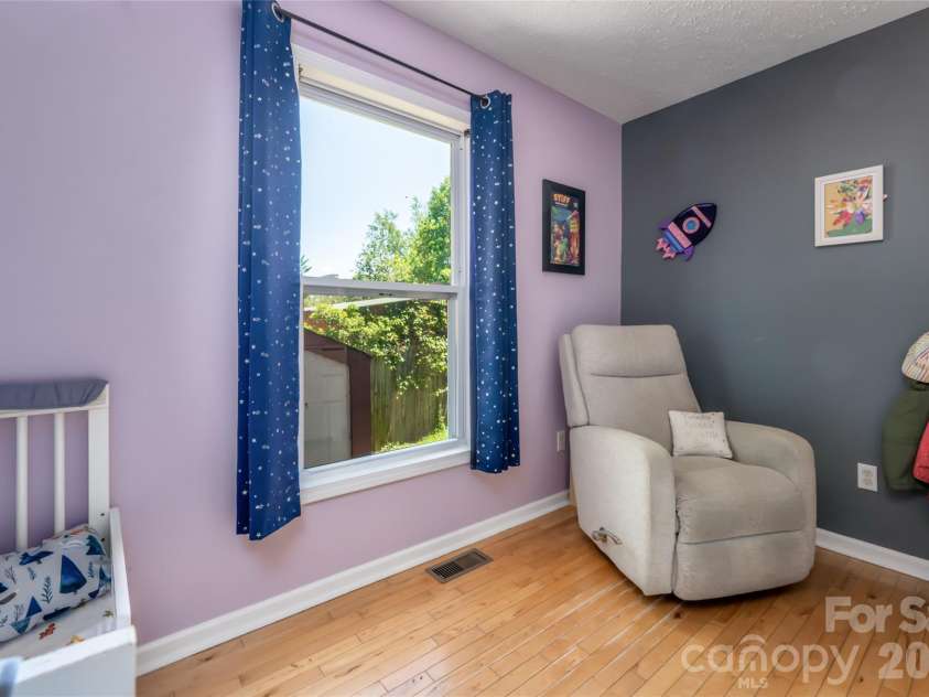 339 Hi Alta Avenue, Asheville, NC 28806.  MLS# CAR4390929, YatesRealty ID 30212. 