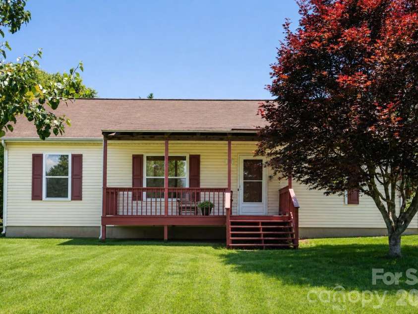 339 Hi Alta Avenue, Asheville, NC 28806.  MLS# CAR4390929, YatesRealty ID 30212. Virtually removed bushes