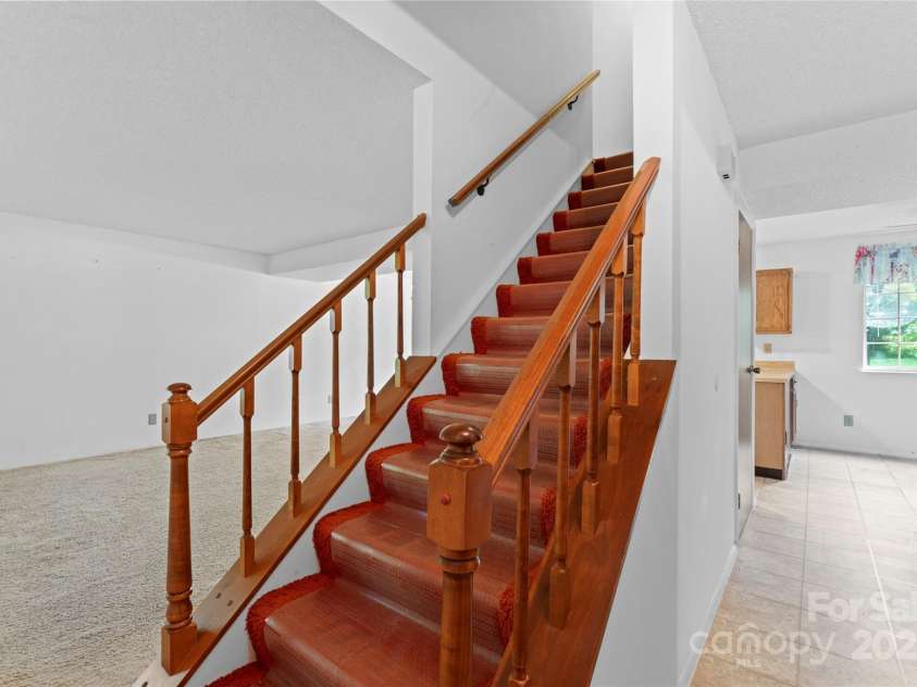 7234 Rollingridge Drive, Charlotte, NC 28211.  MLS# CAR4289087, YatesRealty ID 30213. 