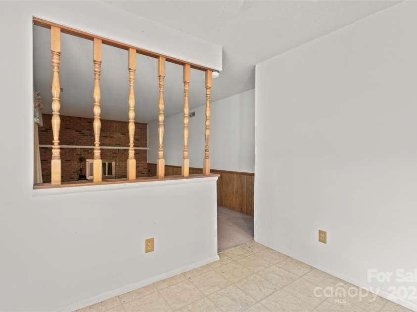 7234 Rollingridge Drive, Charlotte, NC 28211.  MLS# CAR4289087, YatesRealty ID 30213. 