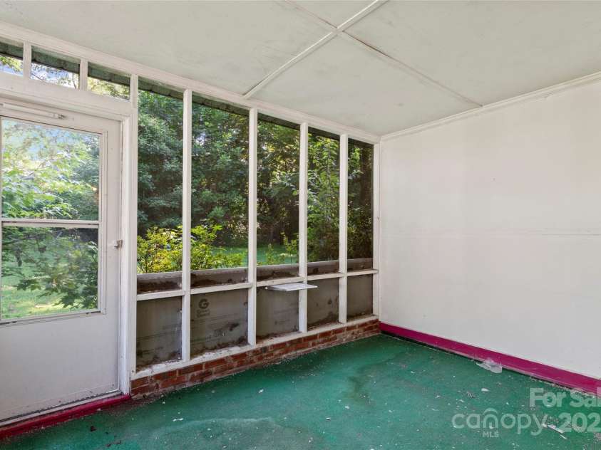 7234 Rollingridge Drive, Charlotte, NC 28211.  MLS# CAR4289087, YatesRealty ID 30213. 