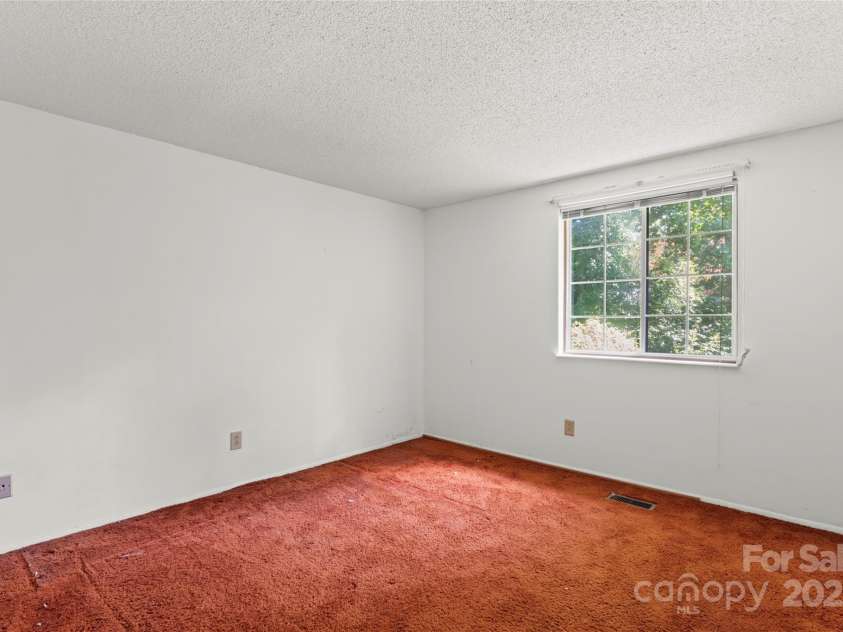 7234 Rollingridge Drive, Charlotte, NC 28211.  MLS# CAR4289087, YatesRealty ID 30213. 