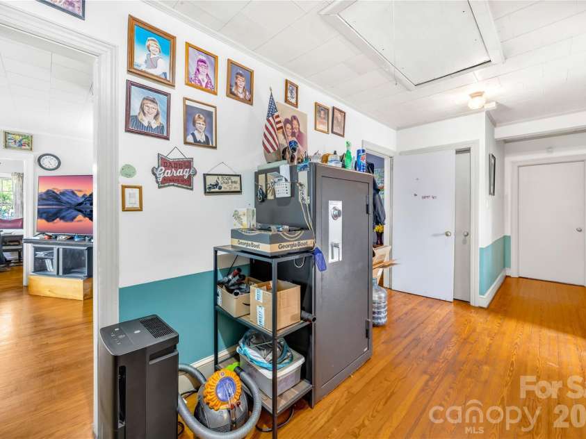 103 Greenway Drive, Huntersville, NC 28078.  MLS# CAR4391441, YatesRealty ID 30215. 