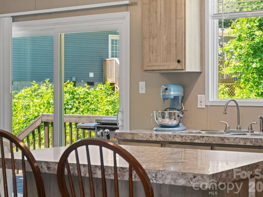 151 Field Sparrow Lane, Hendersonville, NC 28792.  MLS# CAR4388296, YatesRealty ID 30216. Kitchen