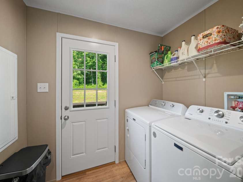 151 Field Sparrow Lane, Hendersonville, NC 28792.  MLS# CAR4388296, YatesRealty ID 30216. Laundry