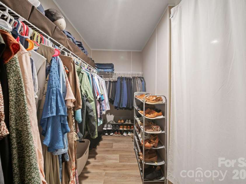 151 Field Sparrow Lane, Hendersonville, NC 28792.  MLS# CAR4388296, YatesRealty ID 30216. Primary Closet