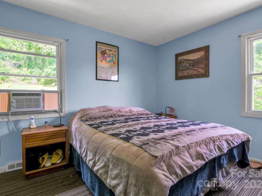 43 Evelake Drive, Asheville, NC 28806.  MLS# CAR4289143, YatesRealty ID 30216. Primary