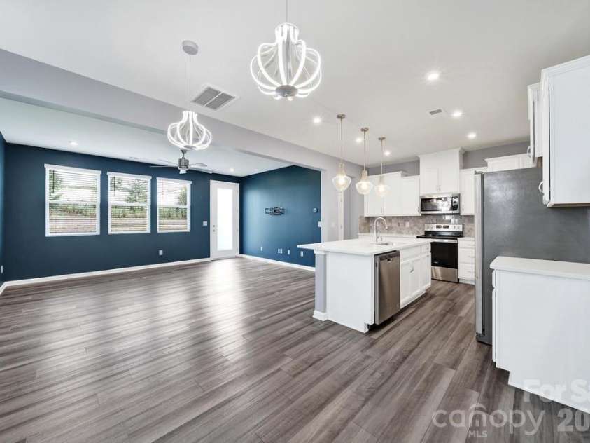 9050 Northfield Crossing Drive, Charlotte, NC 28269.  MLS# CAR4392951, YatesRealty ID 30217. 