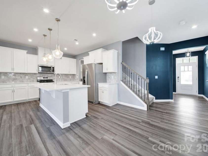 9050 Northfield Crossing Drive, Charlotte, NC 28269.  MLS# CAR4392951, YatesRealty ID 30217. 